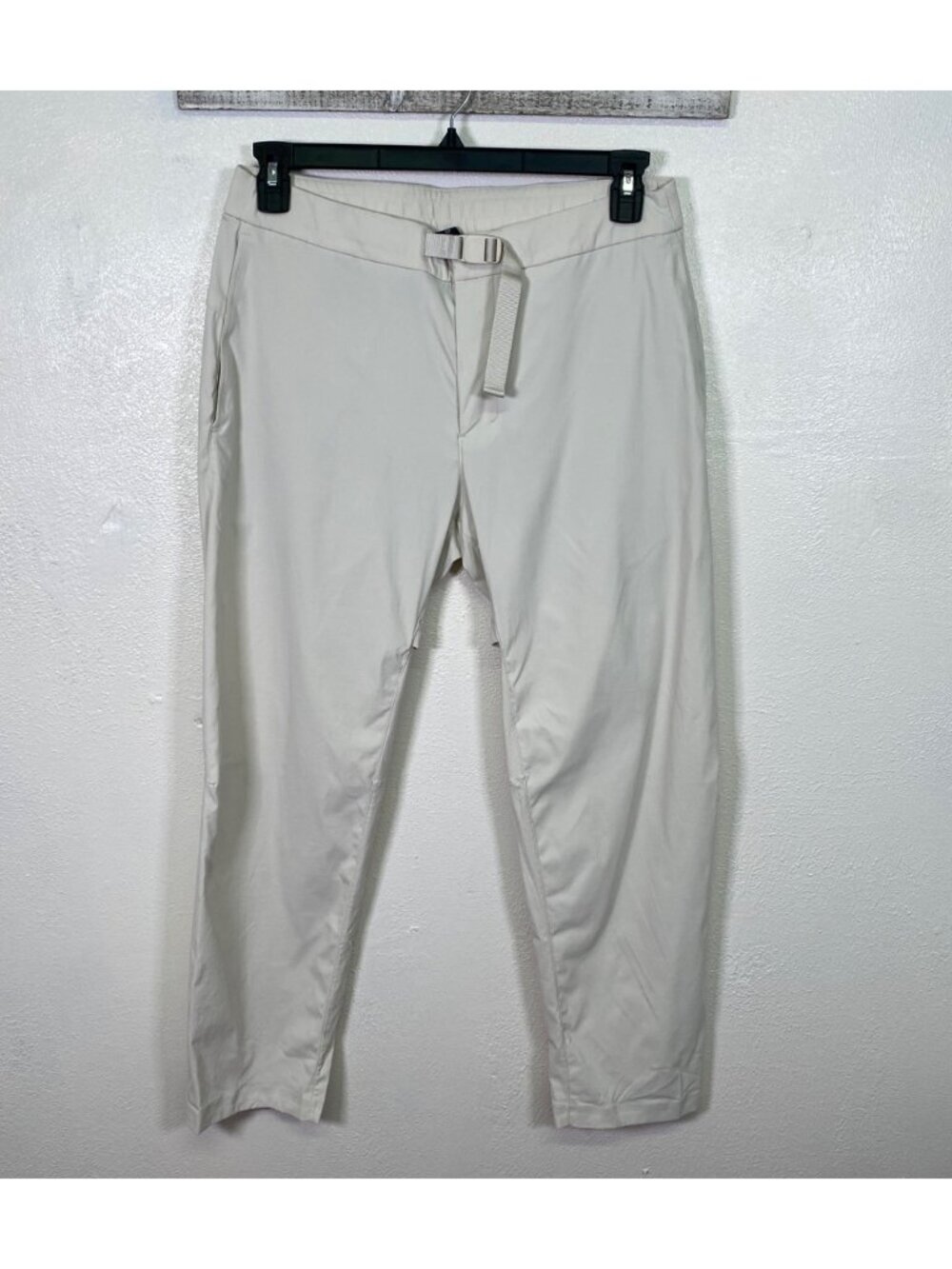 Lululemon Mens Belted Casual Pants Athleisure Neutral Beige Adjustable Belt 32